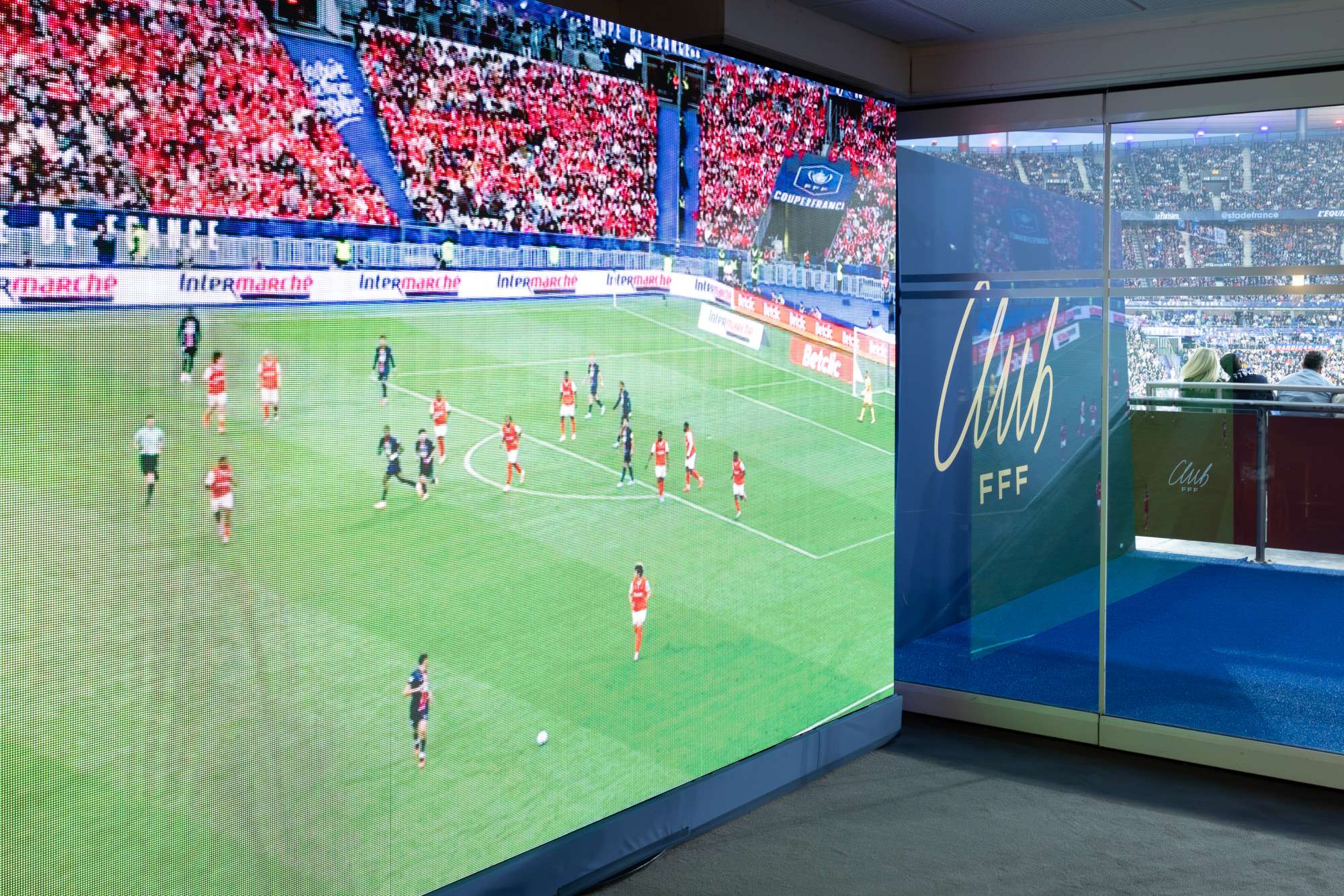 Photo d'un salon pour les invités de FFF lors de la finale de la Coupe de France