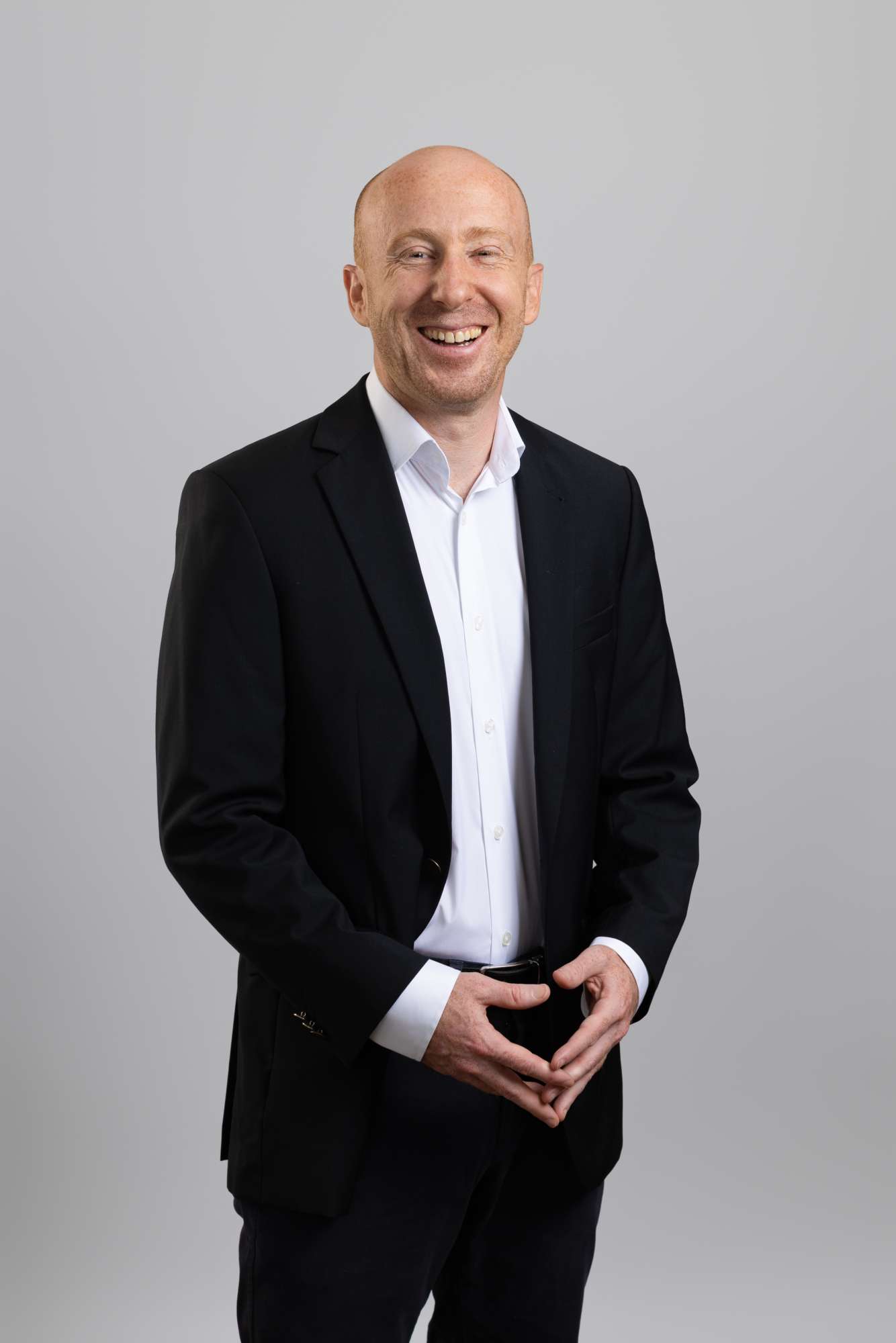 Portrait professionnel au studio par Antoine Ravet pour Linkedin